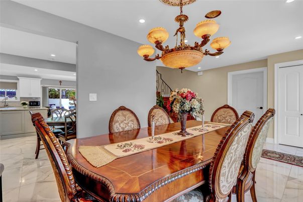 Chandelier, Dining room, Interior, Marble, Recessed Lighting