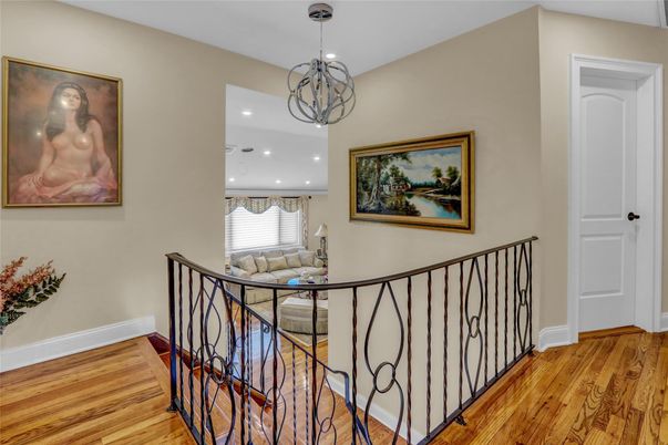Interior, Pendant Lights, Recessed Lighting, Wood Texture Flooring