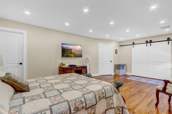 Bathroom, Bedroom, Interior, Recessed Lighting, Wood Texture Flooring