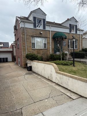 Exterior, Facade, Brick Facade, Cape Cod