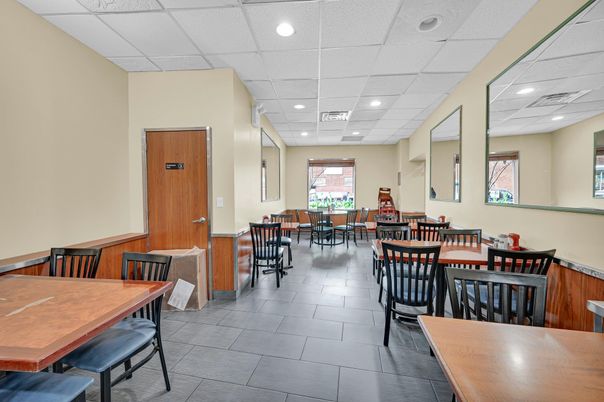 Dining room, Interior, Recessed Lighting