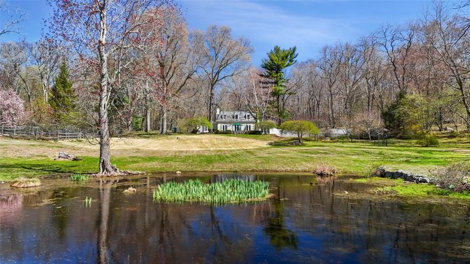 Exterior, Lake