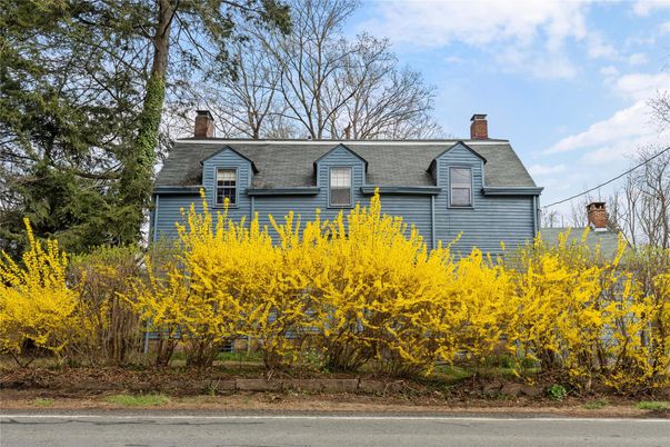 Exterior, Facade, Cape Cod