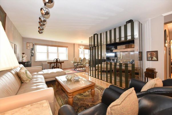 Chandelier, Dining room, Interior, Living room