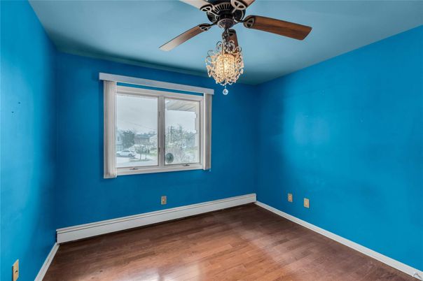 Chandelier, Empty room, Interior, Wood Texture Flooring
