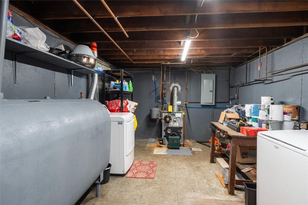 Interior, Washer, Wooden Beams