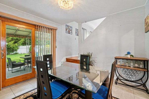 Chandelier, Dining room, Interior