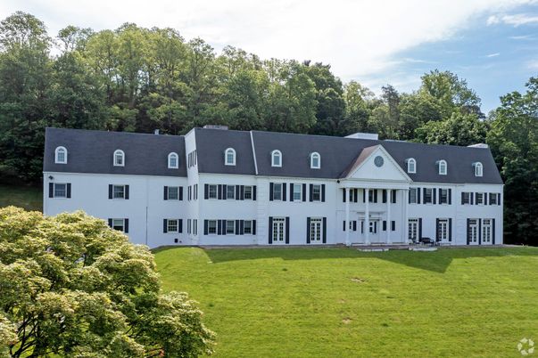 Backyard, Exterior, Facade, Farmhouse