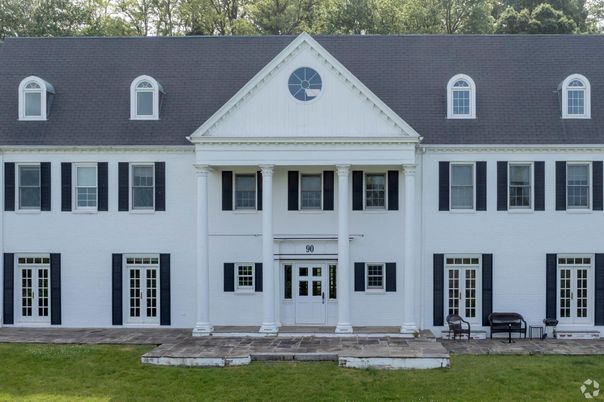 Exterior, Facade, Georgian