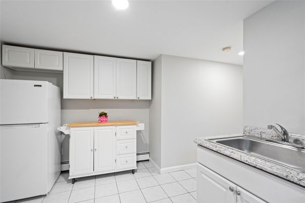 Interior, Kitchen, Recessed Lighting, Washer