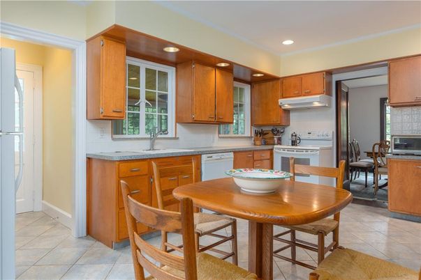 Dining room, Interior, Kitchen, Recessed Lighting, Stainless Steel Appliances
