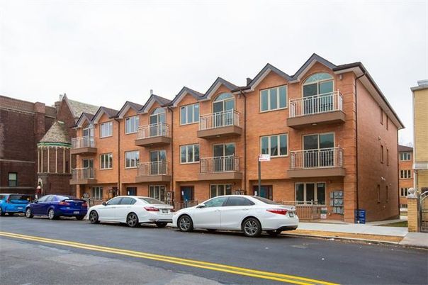 Exterior, Facade, Brick Facade, Rowhouse