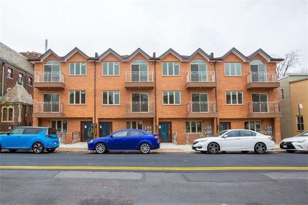 Exterior, Facade, Brick Facade, Rowhouse