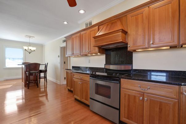 Chandelier, Dining room, Interior, Kitchen, Recessed Lighting, Wood Texture Flooring