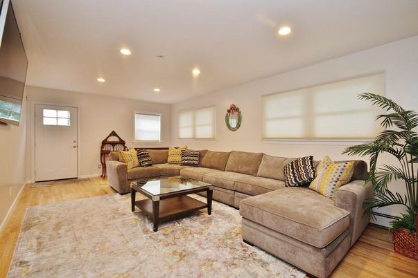 Interior, Living room, Recessed Lighting, Wood Texture Flooring