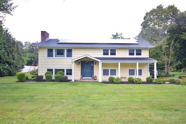 Backyard, Exterior, Facade, Raised Ranch