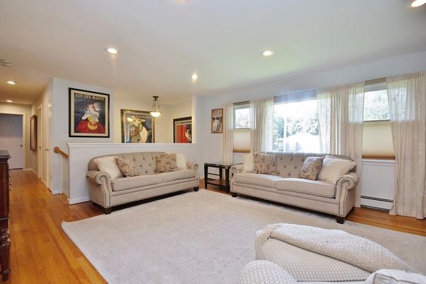 Interior, Living room, Pendant Lights, Recessed Lighting, Wood Texture Flooring