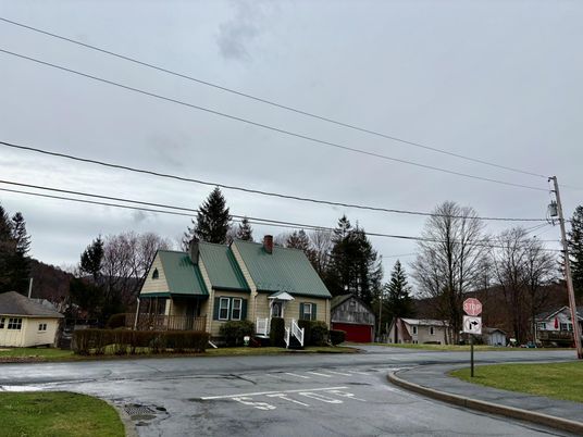 Exterior, Facade, Cape Cod