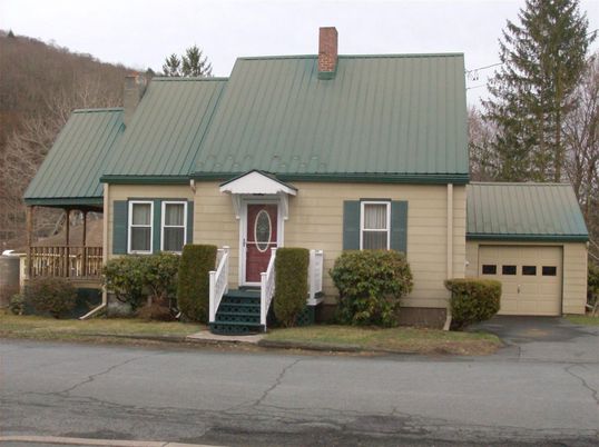 Attached, Exterior, Facade, Cape Cod