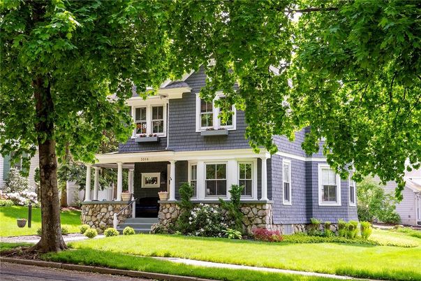 Exterior, Facade, Queen Anne Victorian