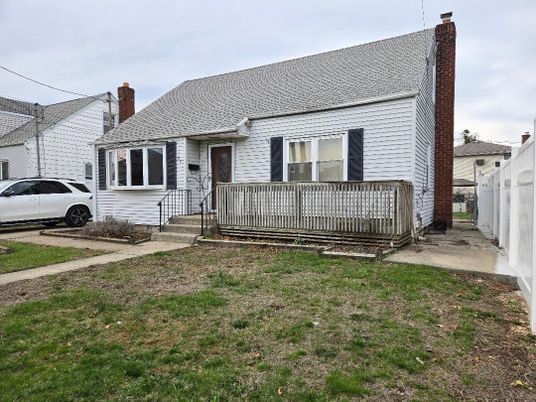 Backyard, Exterior, Facade, Cape Cod