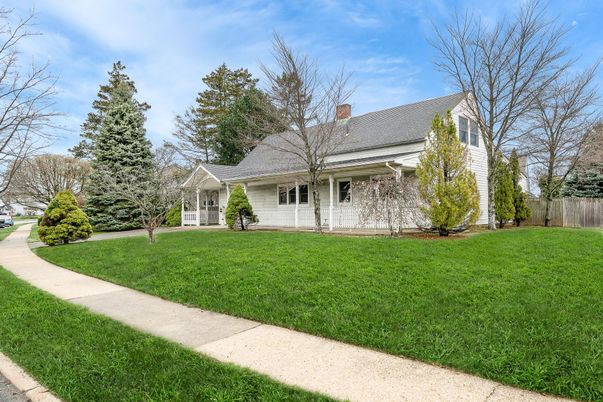 Backyard, Exterior, Facade, Cape Cod