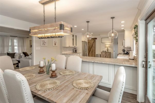 Dining room, Interior, Kitchen, Pendant Lights, Recessed Lighting, Wood Texture Flooring