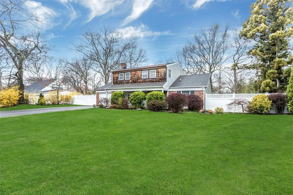 Attached, Backyard, Exterior, Facade, Brick Facade, Split Level