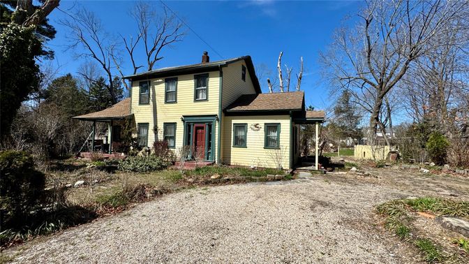 Backyard, Exterior, Facade, American Foursquare