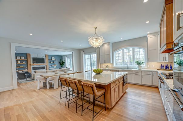 Chandelier, Dining room, Interior, Kitchen, Living room, Recessed Lighting, Wood Texture Flooring