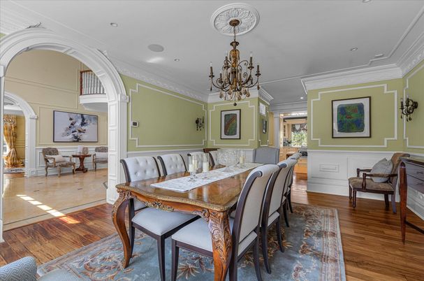 Chandelier, Dining room, Interior, Recessed Lighting, Wood Texture Flooring