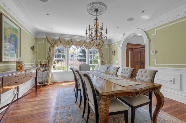 Chandelier, Dining room, Interior, Recessed Lighting, Wood Texture Flooring
