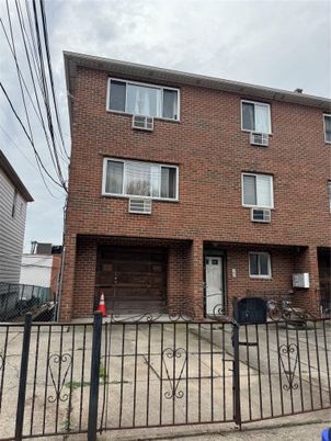 Attached, Exterior, Facade, Brick Facade, Rowhouse
