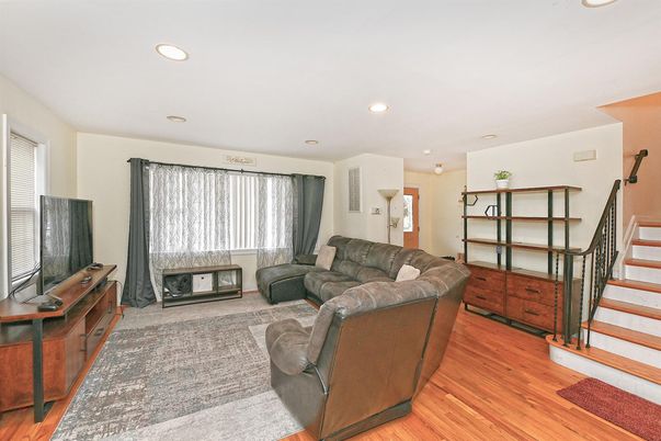 Interior, Living room, Recessed Lighting, Wood Texture Flooring