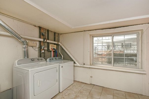 Interior, Washer