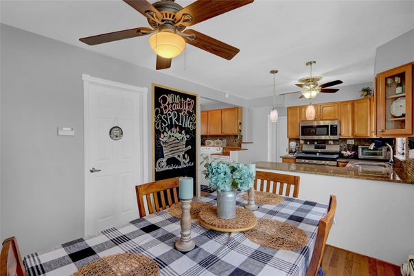 Dining room, Interior, Kitchen, Pendant Lights, Wood Texture Flooring