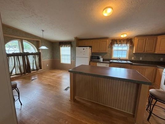Interior, Kitchen, Pendant Lights, Wood Texture Flooring