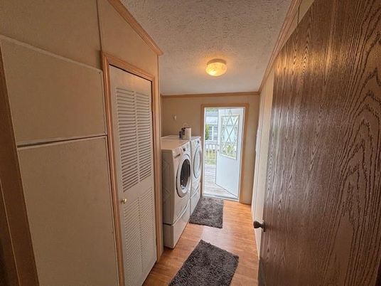 Interior, Utility Closets, Washer, Wood Texture Flooring