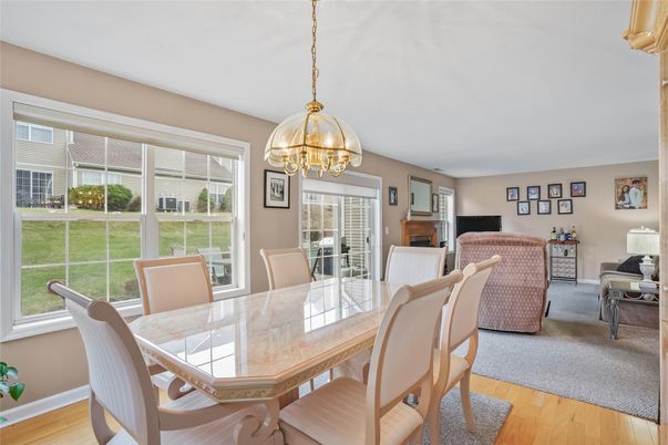 Chandelier, Dining room, Interior, Living room, Pendant Lights, Wood Texture Flooring