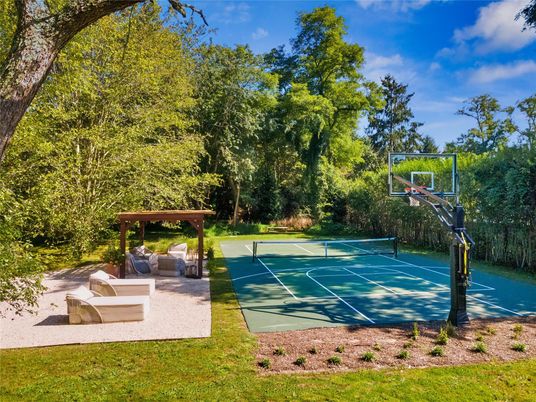 Exterior, Tennis Courts
