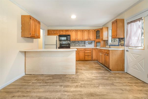 Interior, Kitchen, Recessed Lighting, Wood Texture Flooring