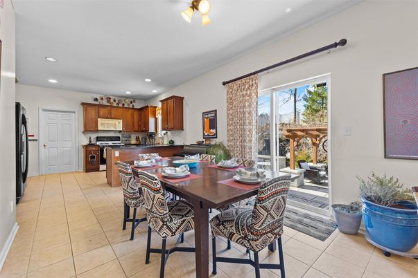 Dining room, Interior, Kitchen, Recessed Lighting, Stainless Steel Appliances