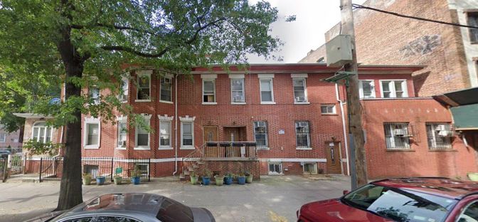 Exterior, Facade, Brick Facade, Rowhouse