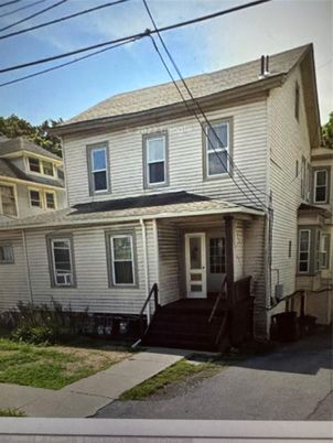 Exterior, Facade, Brick Facade, Rowhouse