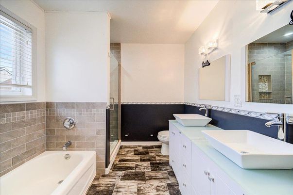 Bathroom, Dual Sink Vanities, Interior