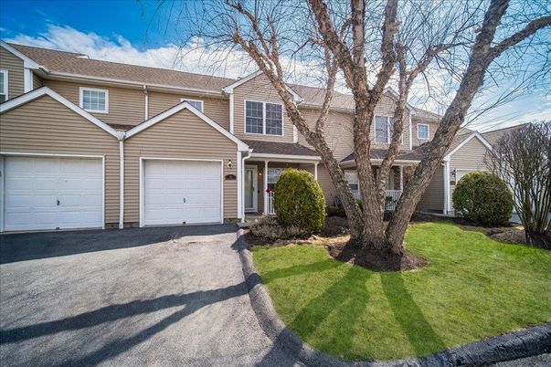 Attached, Exterior, Facade, Cape Cod
