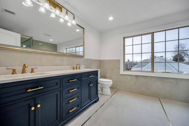 Bathroom, Dual Sink Vanities, Interior, Recessed Lighting