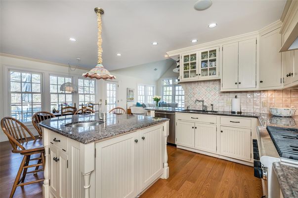 Dining room, Interior, Kitchen, Pendant Lights, Recessed Lighting, Wood Texture Flooring