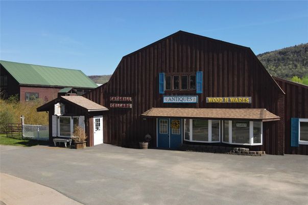 Exterior, Facade, None