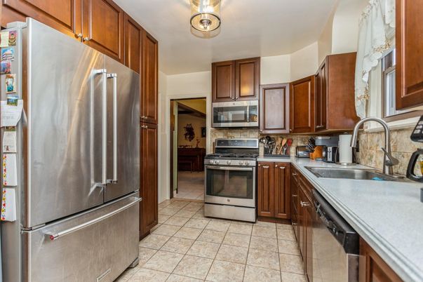 Interior, Kitchen, Stainless Steel Appliances
